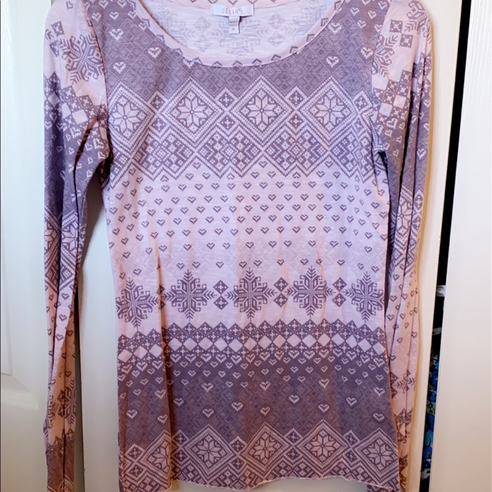 Medium thin long sleeve tee